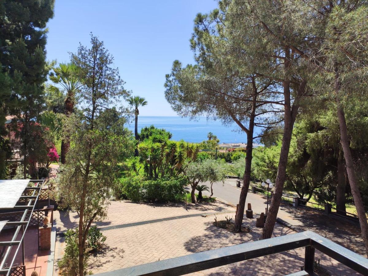 Villa Delle Palme Aci Trezza Bagian luar foto